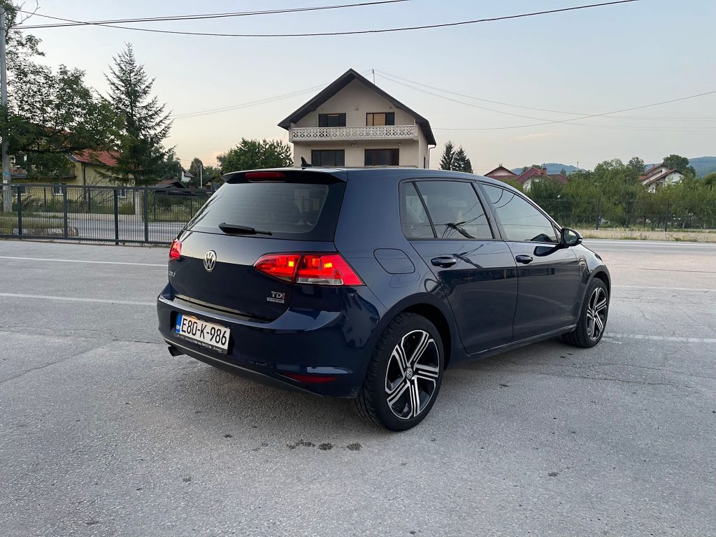 VOLKSWAGEN GOLF VII